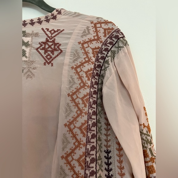 Boys Johnny Was Hayes Blouse in Dusty Pink Embroidered Silk Henley Top S - Picture 4 of 10